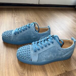 Christian Louboutin Louis Junior Spikes sneakers in a blue suede